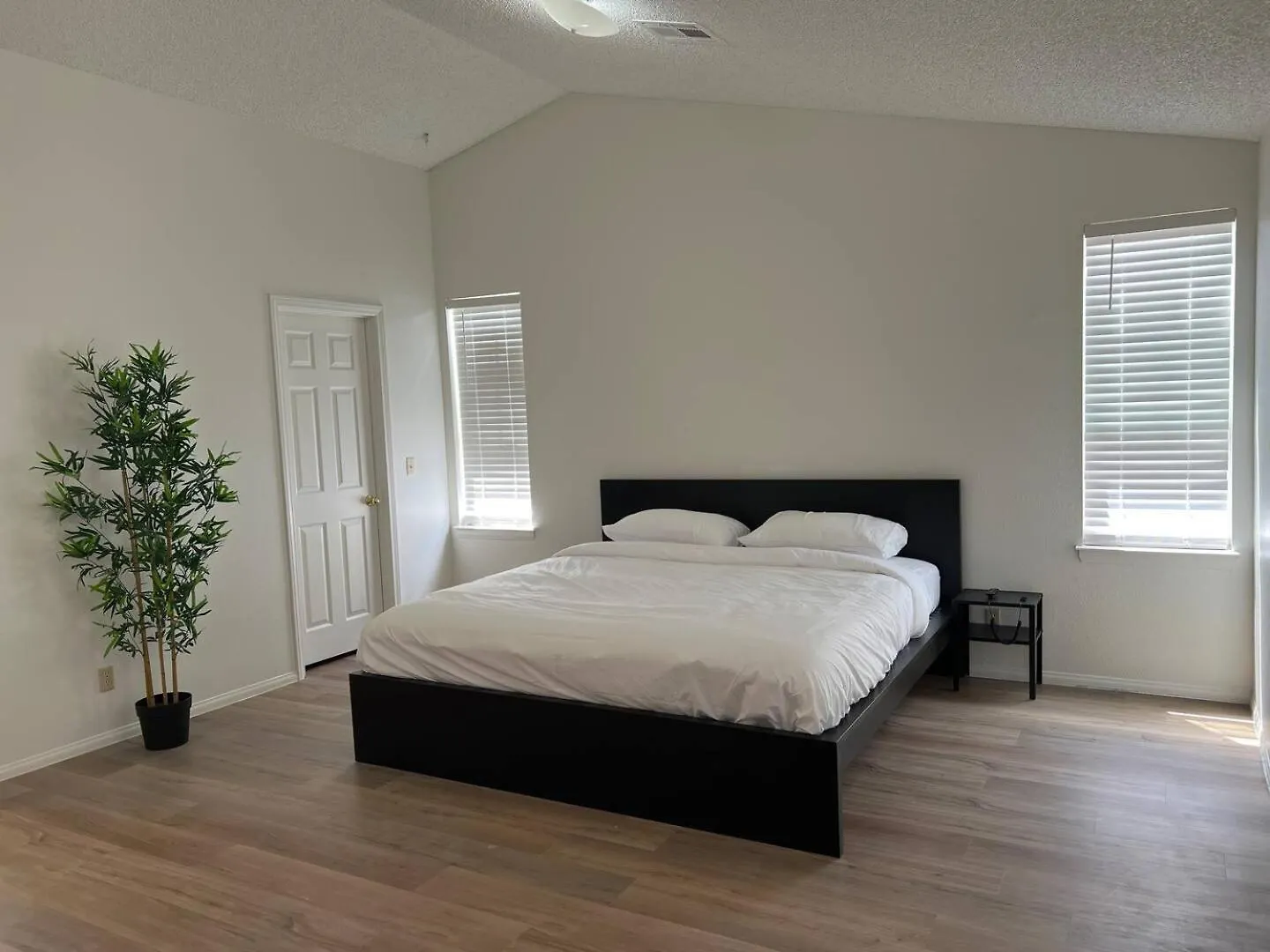 Extended Stay 3 Or 4 Beds Cozy Smart Home Living Las Vegas